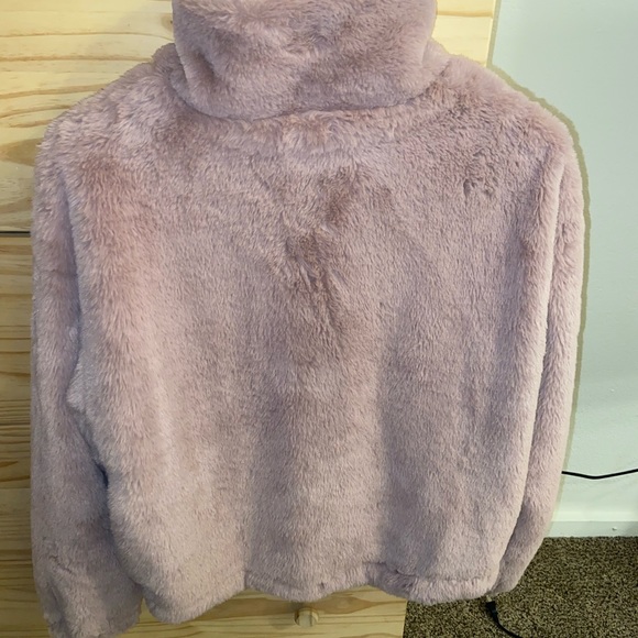 Fuzzy light pink jacket - Picture 3 of 3